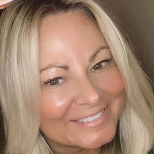 Meet your Posher, Leslie